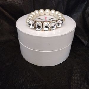 Ladies Pearl & Rhinestones Bracelet